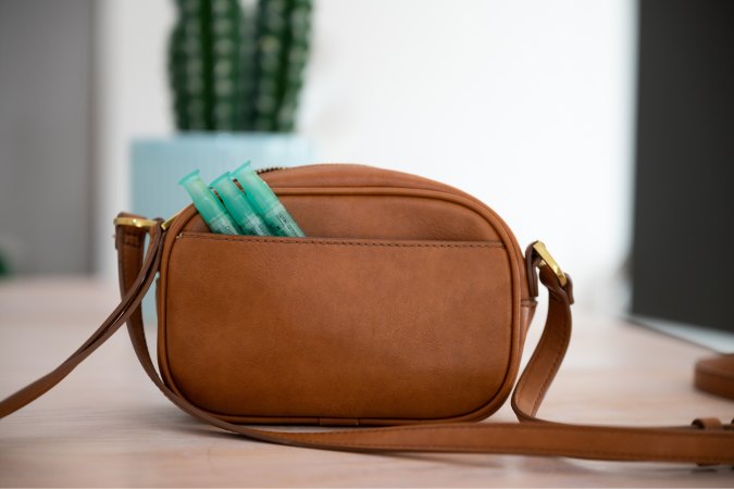 speedicath compact female catheters in purse